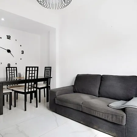 Piso Leon Y Castillo B *