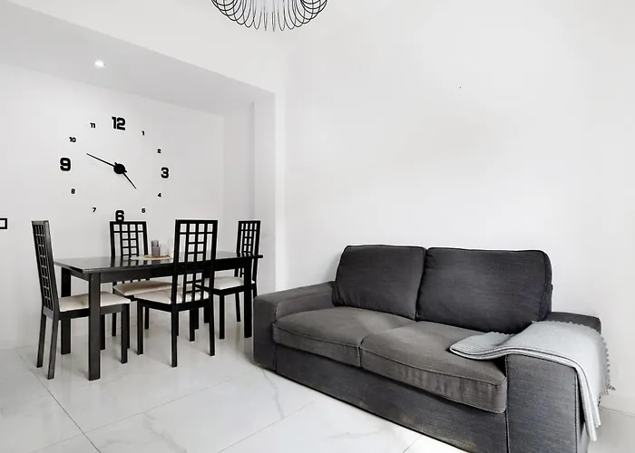 Piso Leon Y Castillo B *